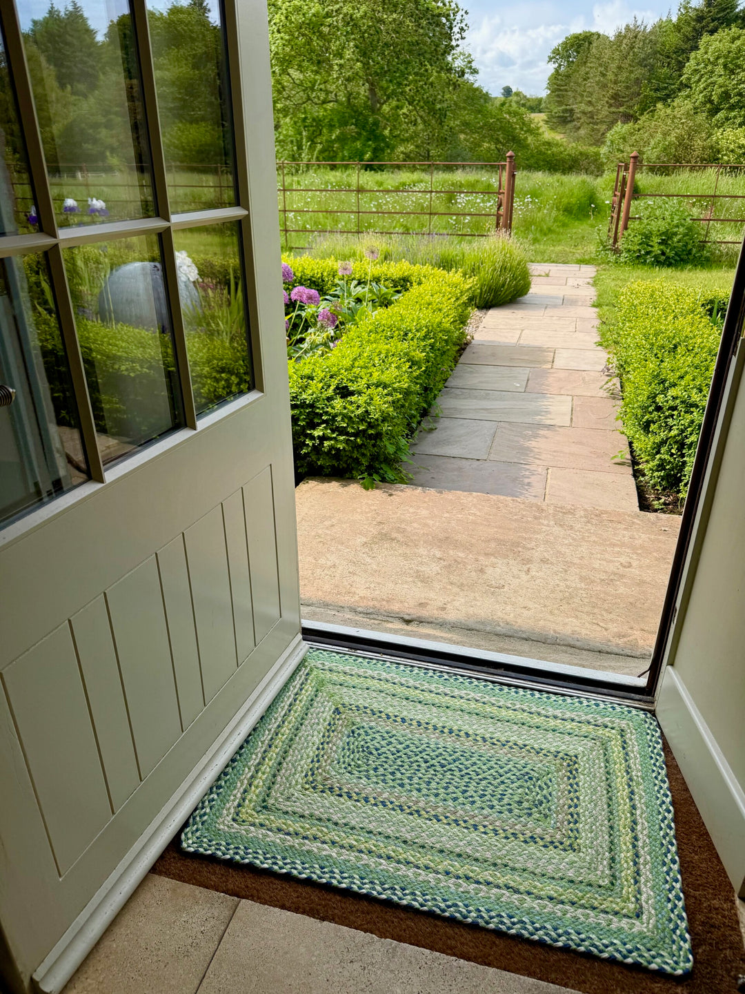 Mint Oval Jute Rug